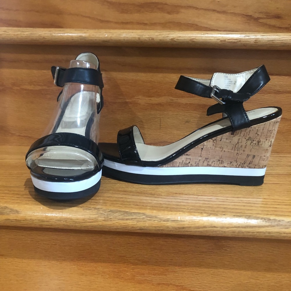 Liz Claiborne Wedge heel